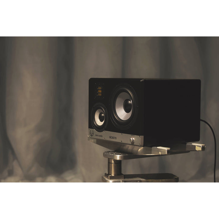 Eve Audio SC3070 (Right)