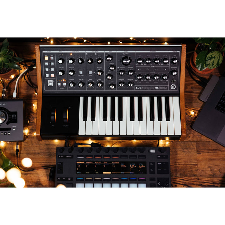 Moog Subsequent 25