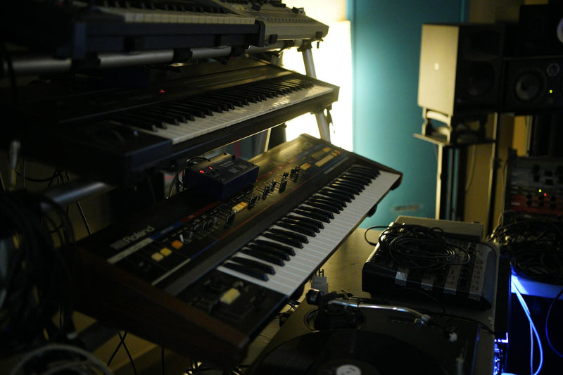 Analog vs Digital Synthesizers Explained