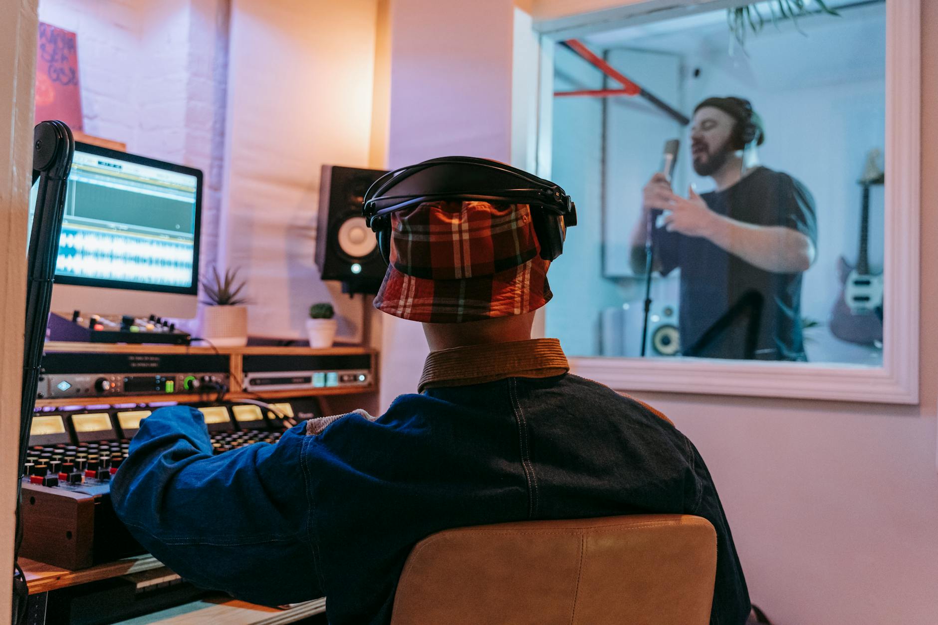 Best Audio Interface for Podcasting in Canada 2026