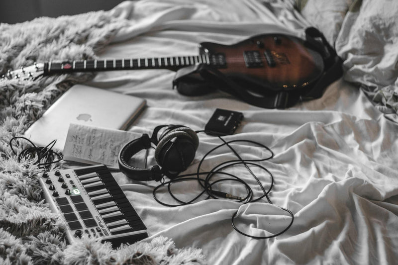 Complete Singer-Songwriter Gear Guide: Everything You Need in Canada 2026