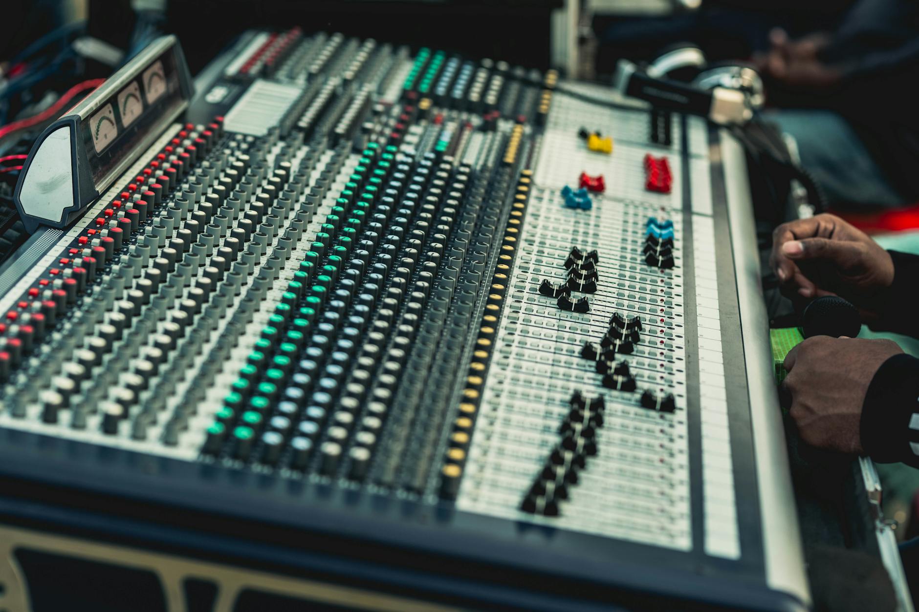 Balanced vs Unbalanced Cables: Why It Matters