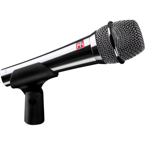 SE Electronics V7/CHROME Studio-grade Handheld Microphone Supercardioid in Chrome – three-quarter right view