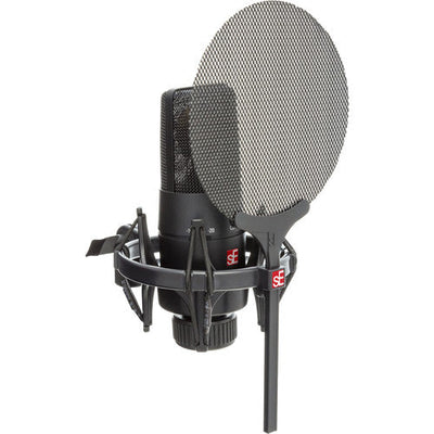 SE Electronics X1SVP X1 S Microphone with Shockmount and Cable Bundle – front view