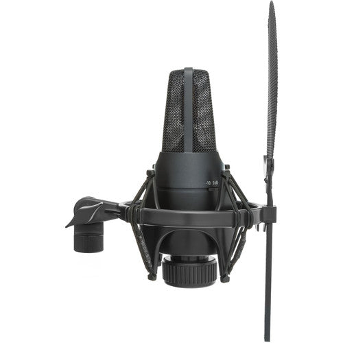 SE Electronics X1SVP X1 S Microphone with Shockmount and Cable Bundle – three-quarter left view