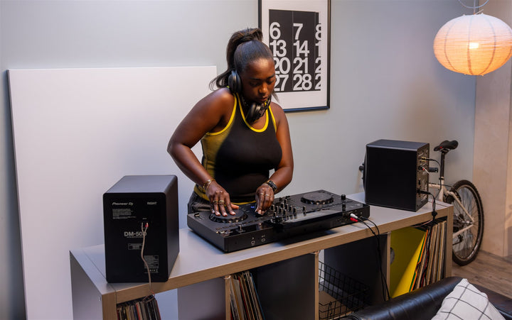 AlphaTheta XDJ-AN - lifestyle 2