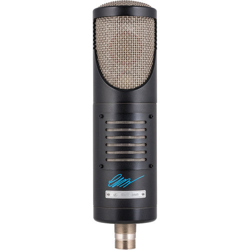 SE Electronics RNT Rupert Neve Signature Multi Pattern Tube Microphone – three-quarter right view