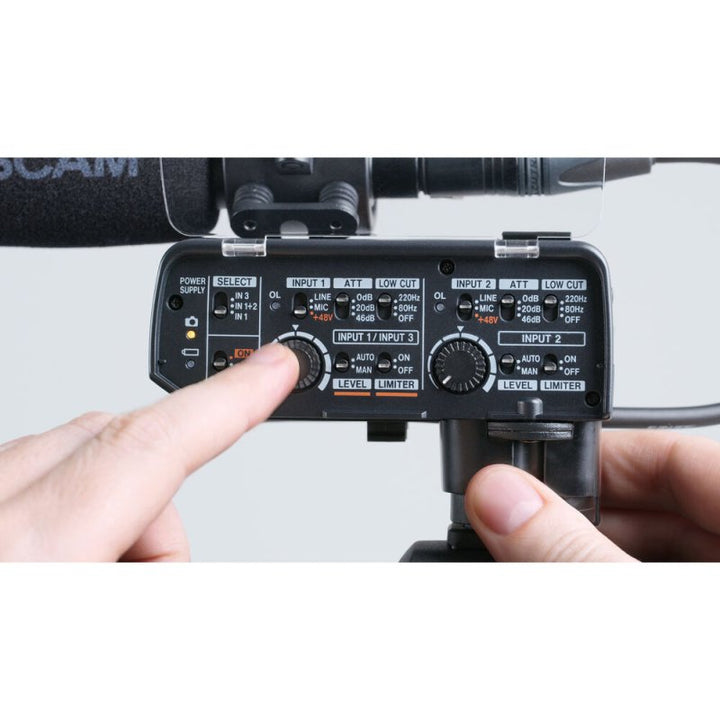 Tascam CA-XLR2D-F