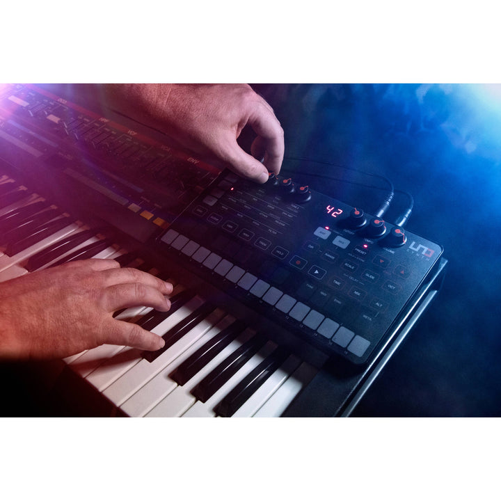 IK Multimedia UNO Synth