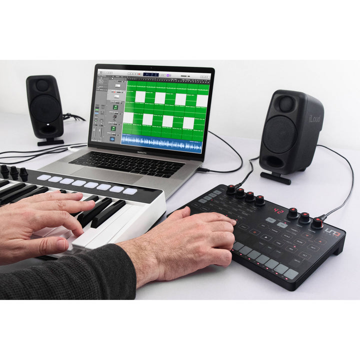 IK Multimedia UNO Synth