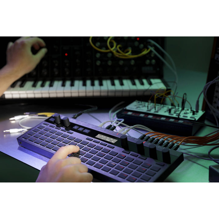 Korg SQ-64