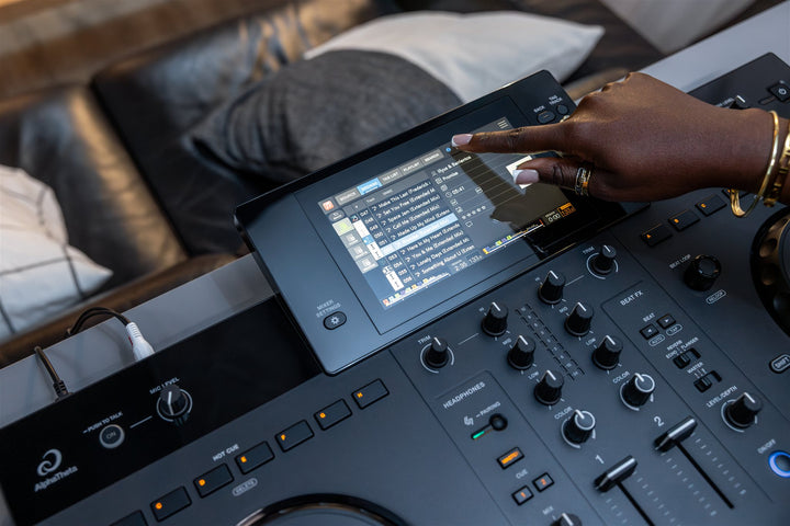 AlphaTheta XDJ-AN - lifestyle 17