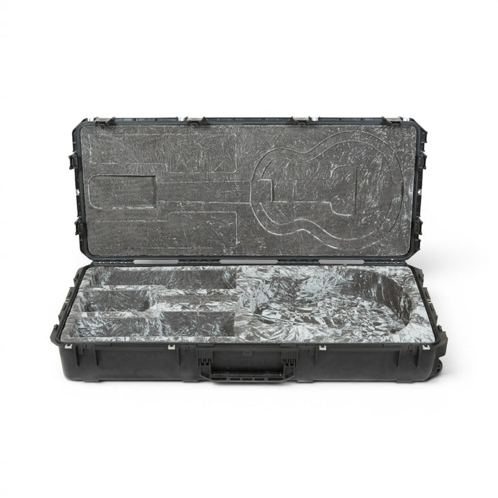 SKB SKB iSeries 4719-20 Waterproof Jumbo Acoustic Guitar Case (Black) - Instrument Cases