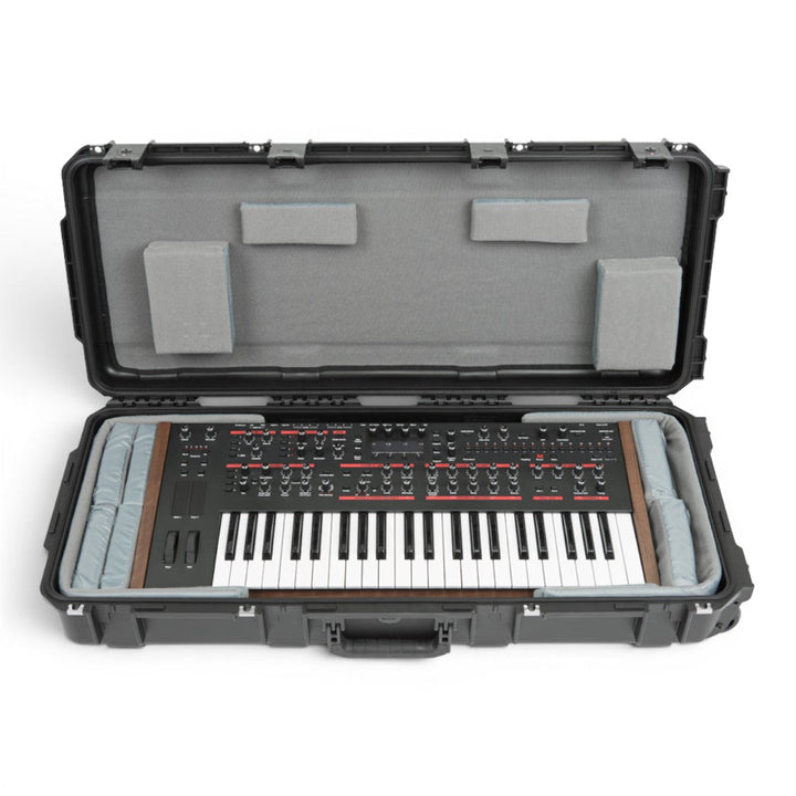SKB SKB iSeries 3614-6 49-note Keyboard Case (Black / Pre-Cut) - Keyboard & Synthesizer Stands