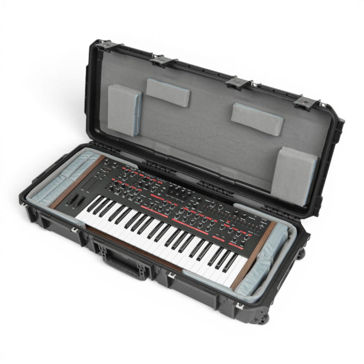 SKB SKB iSeries 3614-6 49-note Keyboard Case (Black / Pre-Cut) - Keyboard & Synthesizer Stands