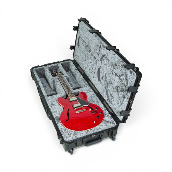 SKB SKB iSeries 4719-35 Waterproof 335 Type Guitar Flight Case (Black) - Instrument Cases