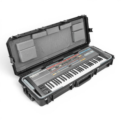 SKB SKB iSeries 4214-5 Narrow 61-note Keyboard Case (Black / Padded Liner) - Keyboard & Synthesizer Stands