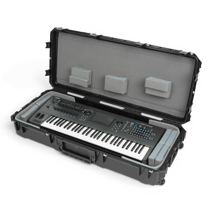 SKB SKB iSeries 4719-8 61-note Keyboard Case (Black / Padded Liner) - Instrument Cases