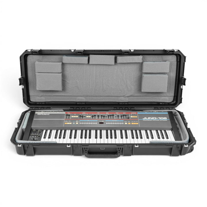 SKB SKB iSeries 4214-5 Narrow 61-note Keyboard Case (Black / Padded Liner) - Keyboard & Synthesizer Stands