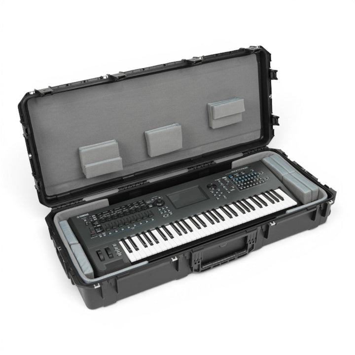 SKB SKB iSeries 4719-8 61-note Keyboard Case (Black / Padded Liner) - Instrument Cases
