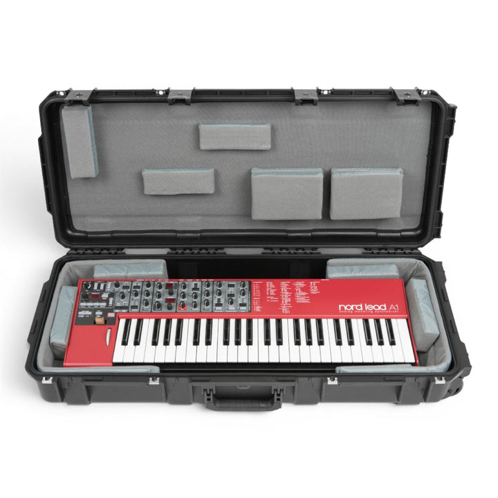 SKB SKB iSeries 3614-6 49-note Keyboard Case (Black / Pre-Cut) - Keyboard & Synthesizer Stands