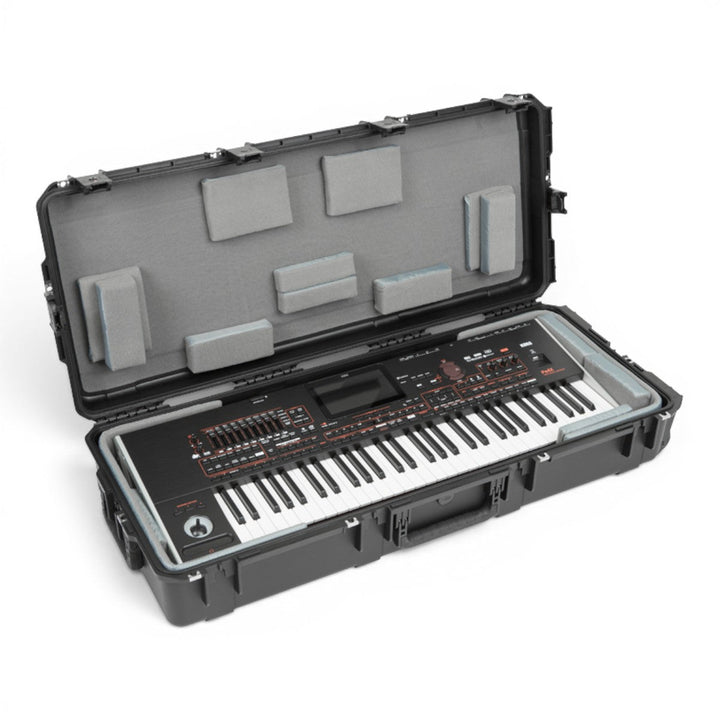 SKB SKB iSeries 4217-7 61-note Keyboard Case (Black / Padded Liner) - Keyboard & Synthesizer Stands