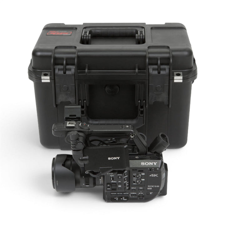 SKB SKB iSeries 1610-10 Waterproof Utility Case (Black, Empty) - Cases & Transport Accessories