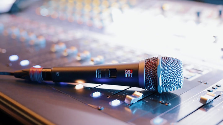 SE Electronics V7-SW Studio-grade Handheld Microphone w/Magnetic Switch Supercardioid – front view